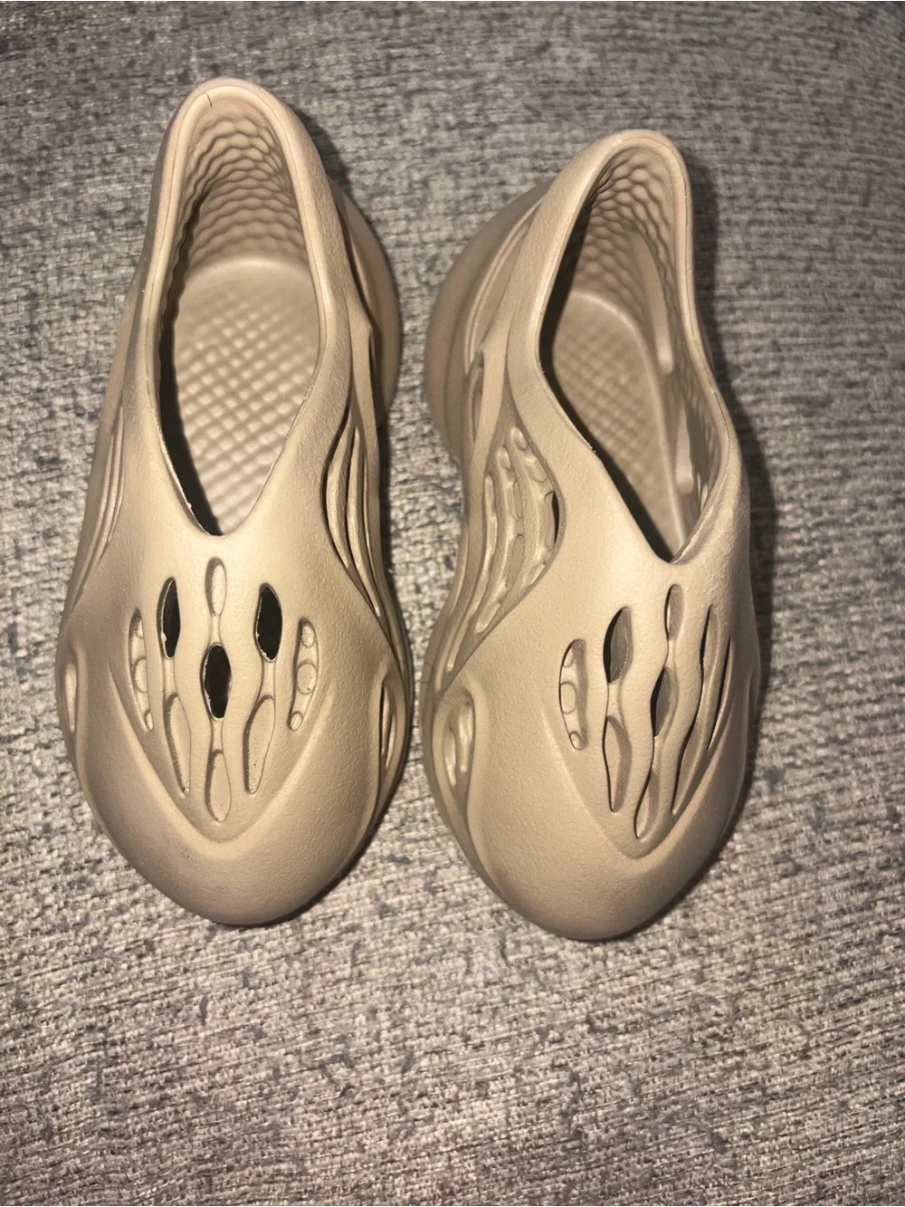 Yeezy Kids Foam Runner in Tan